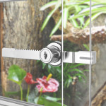Serrure vivarium 120mm de Habistat, le matériel pour les reptiles dans Terrariums – Vivariums