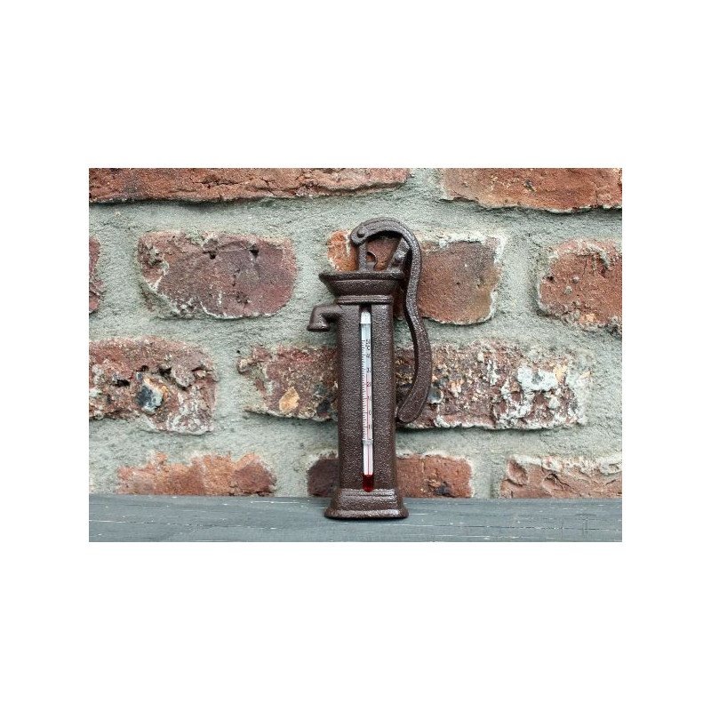 Thermomètre deco pompe manuellle de Esschert design - deco maison et jardin dans Thermométre - Pluviometre - Baromètre