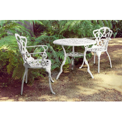 Fauteuil blanc victoria de BIZZOTTO - Déco de la maison et du jardin dans 💺 Fauteuil pour l'exterieur