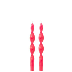 Boite de 2 bougies torsade fuchsia 7.5x3x26cm de J-Line by Jolipa - Déco intérieur dans 🕯️ Bougies et encens