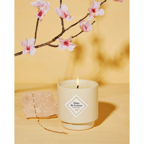 Bougie bijou bracelet dore fleur cerisier 180g de My jolie candle dans M1081