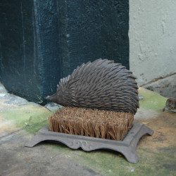 Brosse forte hérisson de Esschert design - deco maison et jardin dans E058