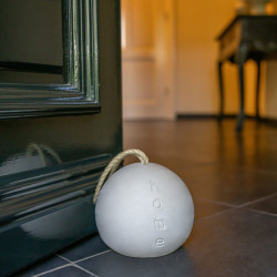 Cale-porte boule béton de Esschert design - deco maison et jardin dans E058