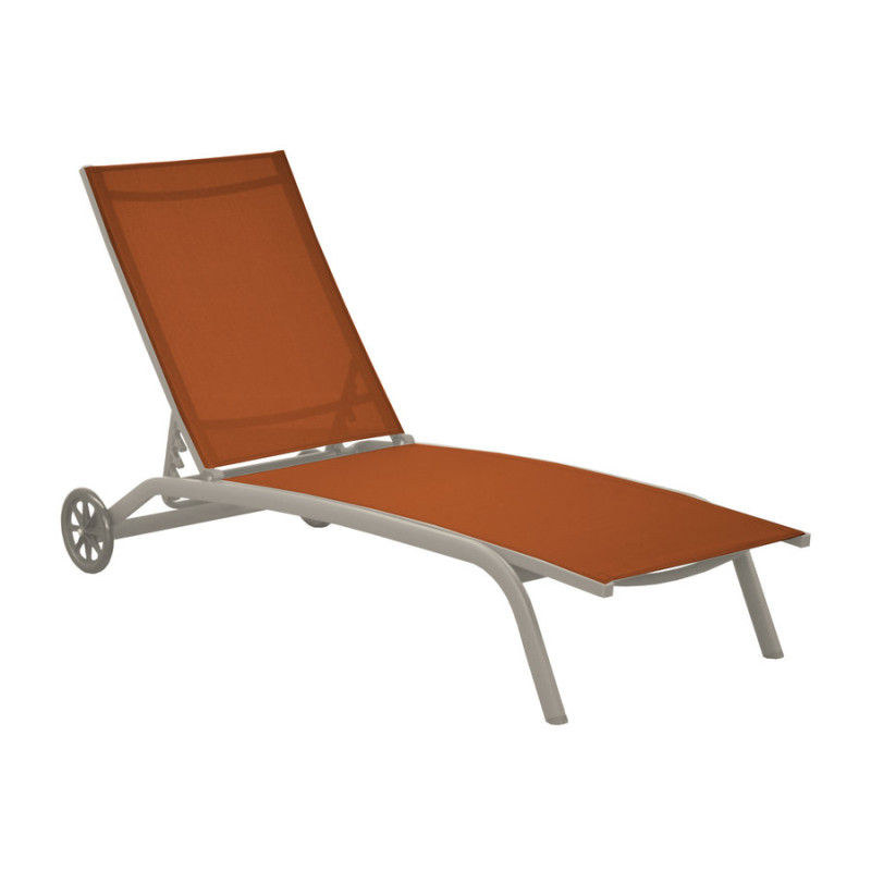 Transat Celio en aluminium crème et sienne avec roues - Décoration extérieure élégante de Proloisirs - Océo - table et fauteu...