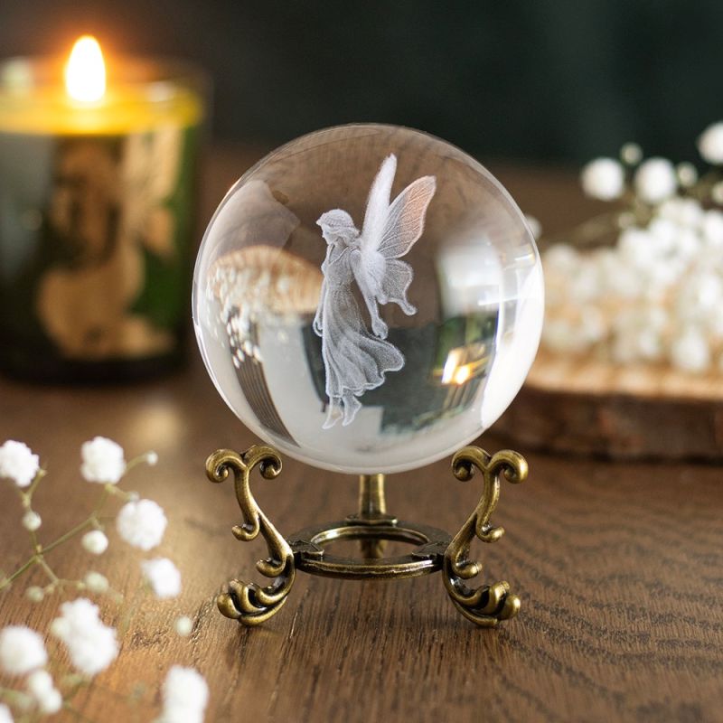 Boule de cristal en verre gravée au laser Fée de poussière d’étoiles et son socle de Herboristerie et Esotérisme à Libourne d...