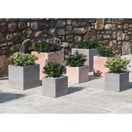 Pot carre contemporain 4040 Goicoechea, pays basque de Goicoechea - POTIER CERAMISTE dans Pots en terre cuite
