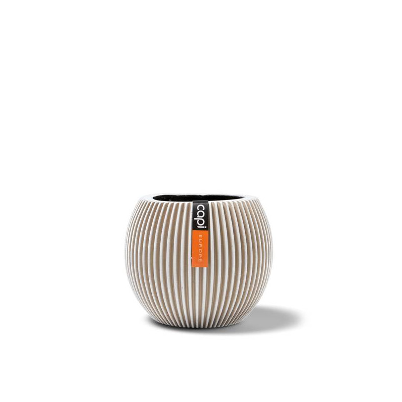Vase boule Groove 12x10 ivoire de Capi Europe - Cache et pot décoratifs design dans Cache-pot et pot déco