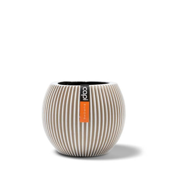 Vase boule Groove 17x14 ivoire de Capi Europe - Cache et pot décoratifs design dans Cache-pot et pot déco