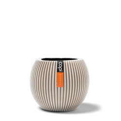 Vase boule Groove 23x19 ivoire de Capi Europe - Cache et pot décoratifs design dans Cache-pot et pot déco