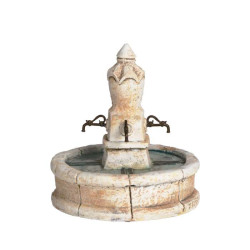 Fontaine ronde - decor de Santons de Provence Escoffier dans ⛲Santons de Provence