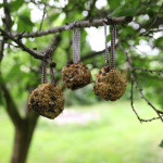 Eléments DIY pomme de pin de Esschert design - deco maison et jardin dans Nichoirs, Mangeoires et accessoires